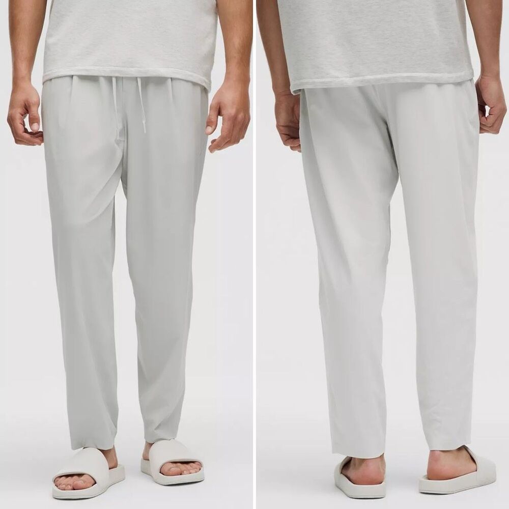Lululemon NWT Balancer Woven Relaxed-Fit Pant in Vapor Size M